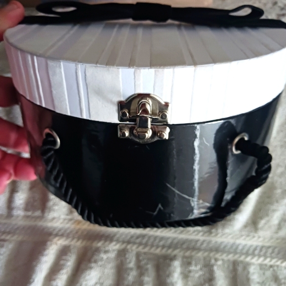 🎁 Gift Barbie Bunco Game Hallmark Set New from 2004 holiday - Picture 7 of 8